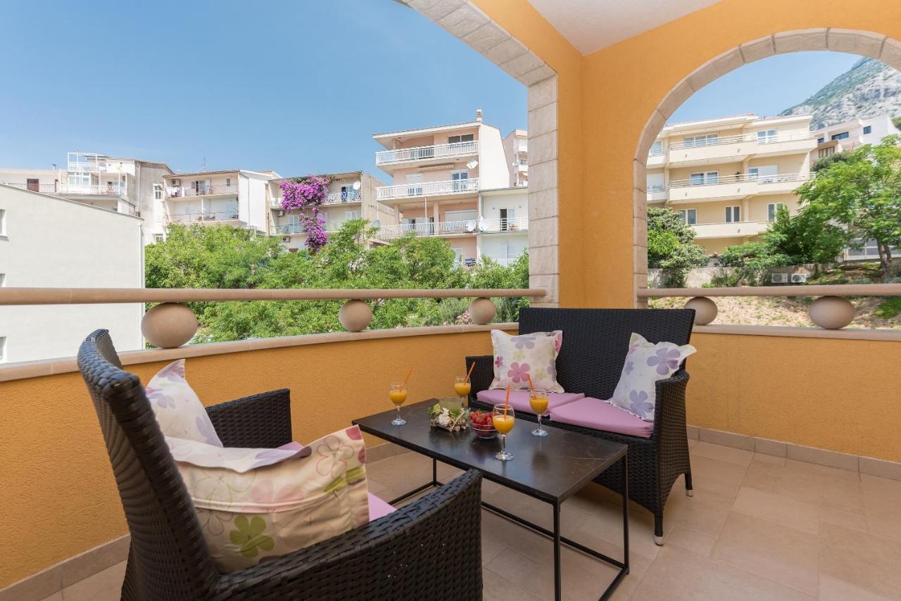 Apartments Villa Vujcic Макарска Экстерьер фото